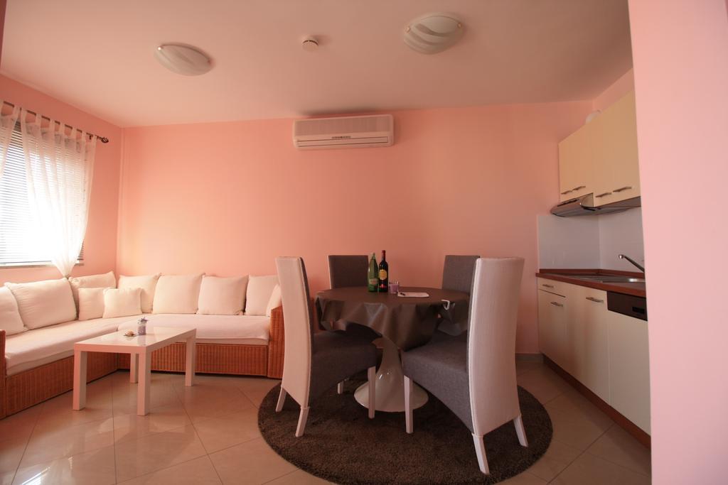 Apartment Dalmatien Traumhaus Макарська Екстер'єр фото