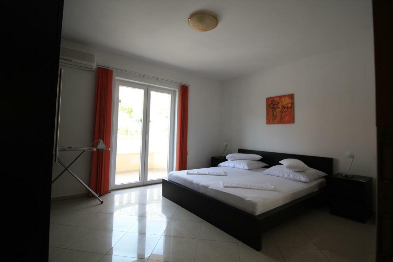 Apartment Dalmatien Traumhaus Макарська Екстер'єр фото